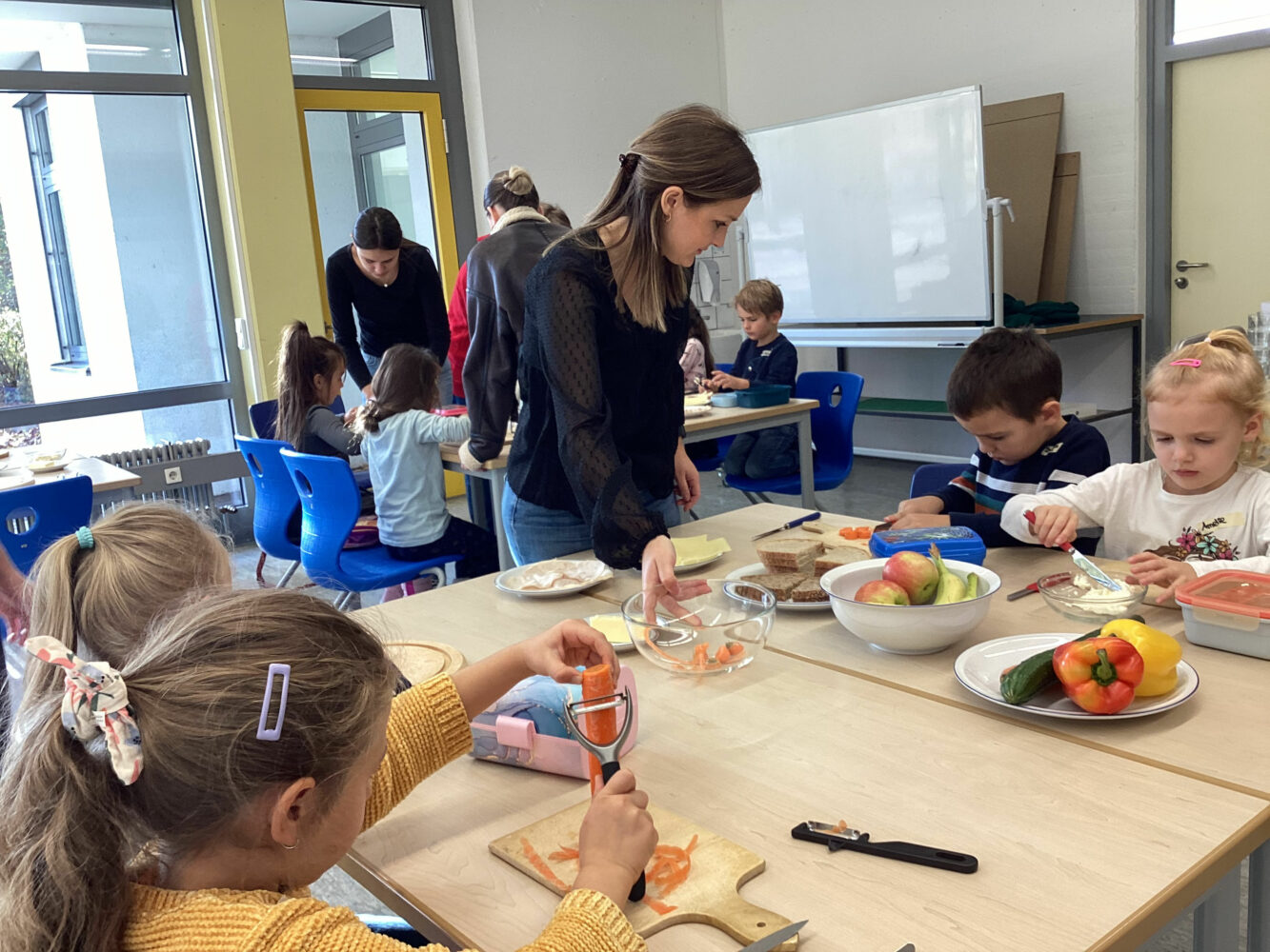 Vorschulkinder beim Projekt „Gesunde Pausensnacks“